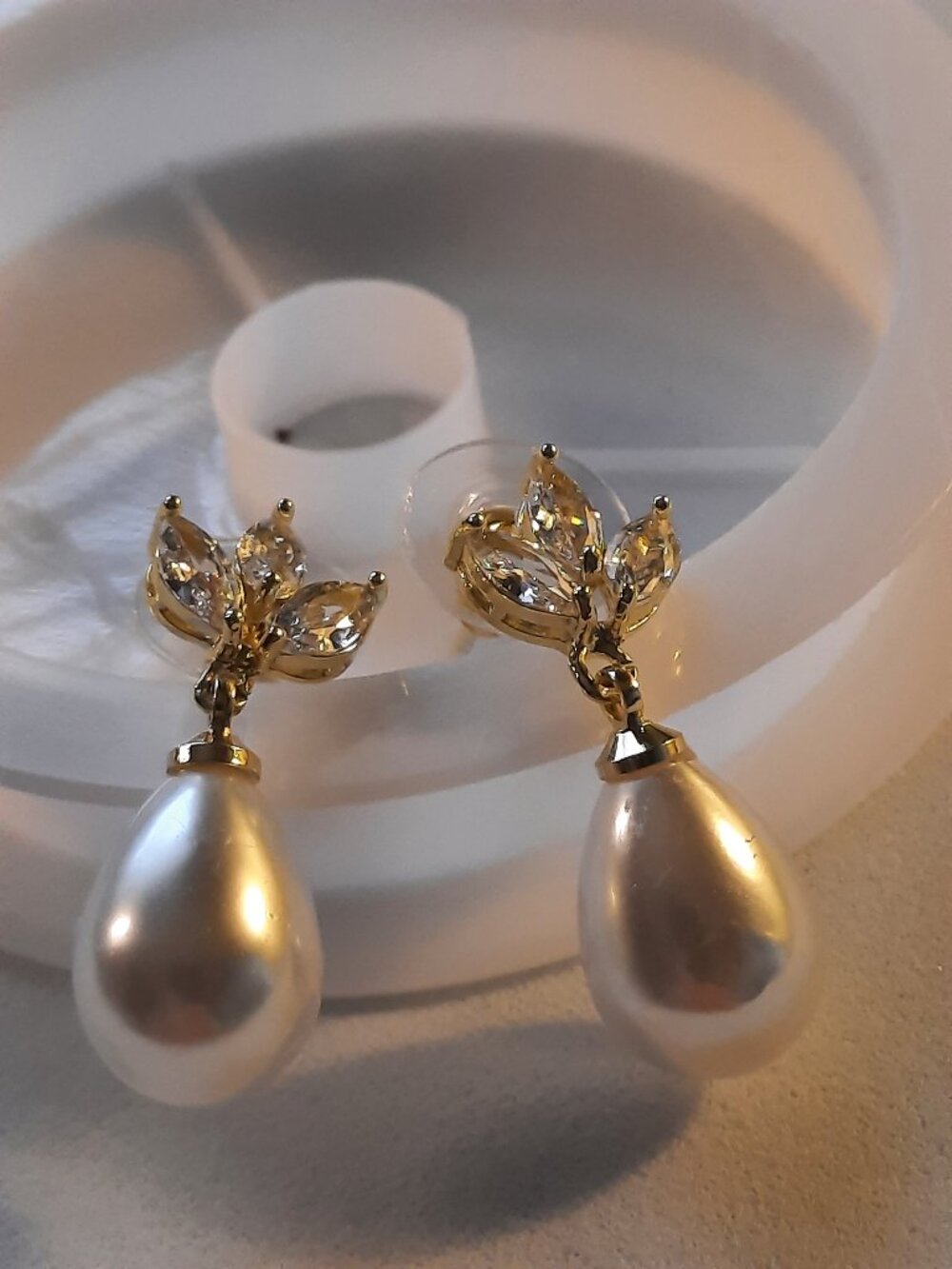 Brand New Elegant Pearl AAA Zircon Women's Earrings